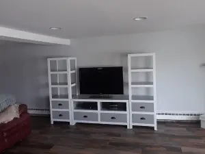 painting contractor Lake Orion before and after photo 1752080023422_interior-painting40
